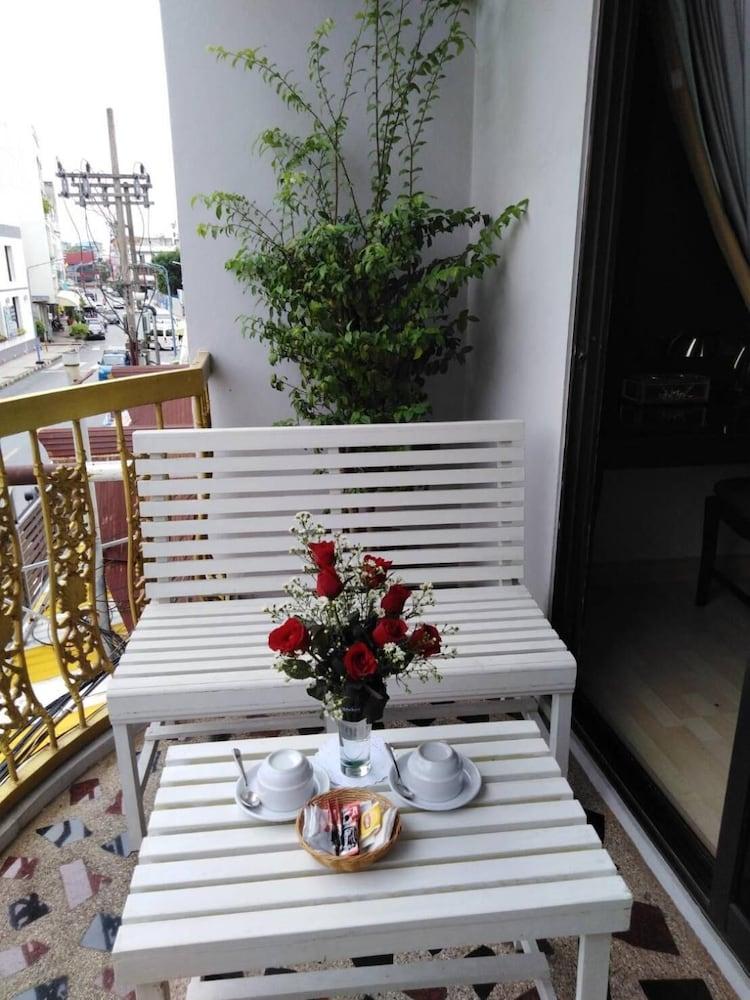Bp Grand Suite Hotel Хатъяй Экстерьер фото