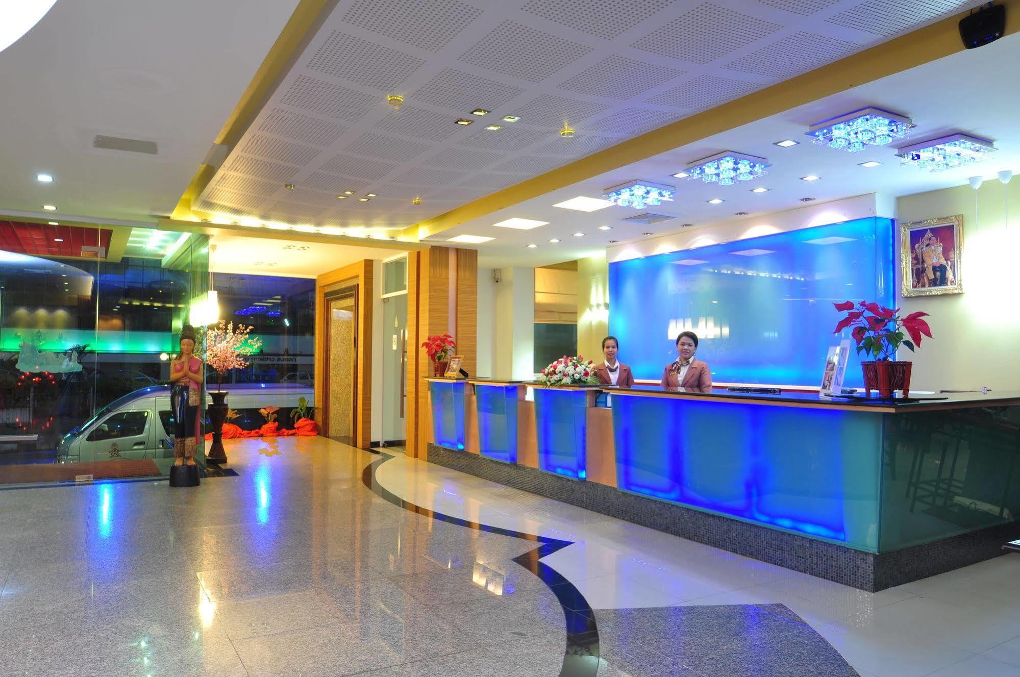 Bp Grand Suite Hotel Хатъяй Экстерьер фото