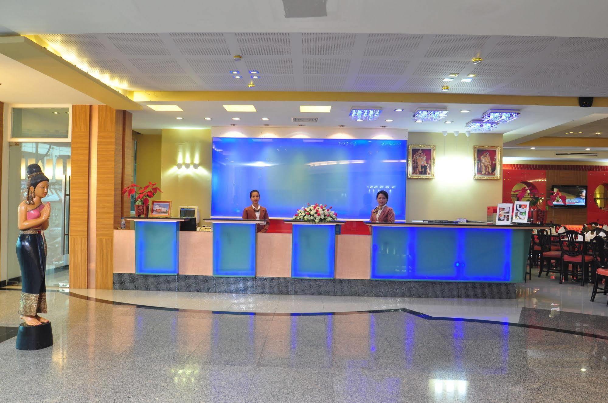 Bp Grand Suite Hotel Хатъяй Экстерьер фото