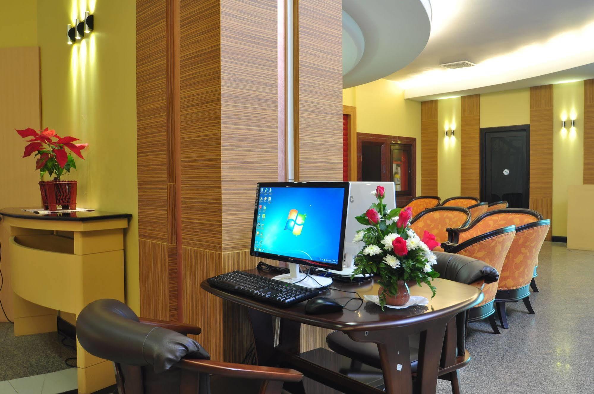 Bp Grand Suite Hotel Хатъяй Экстерьер фото