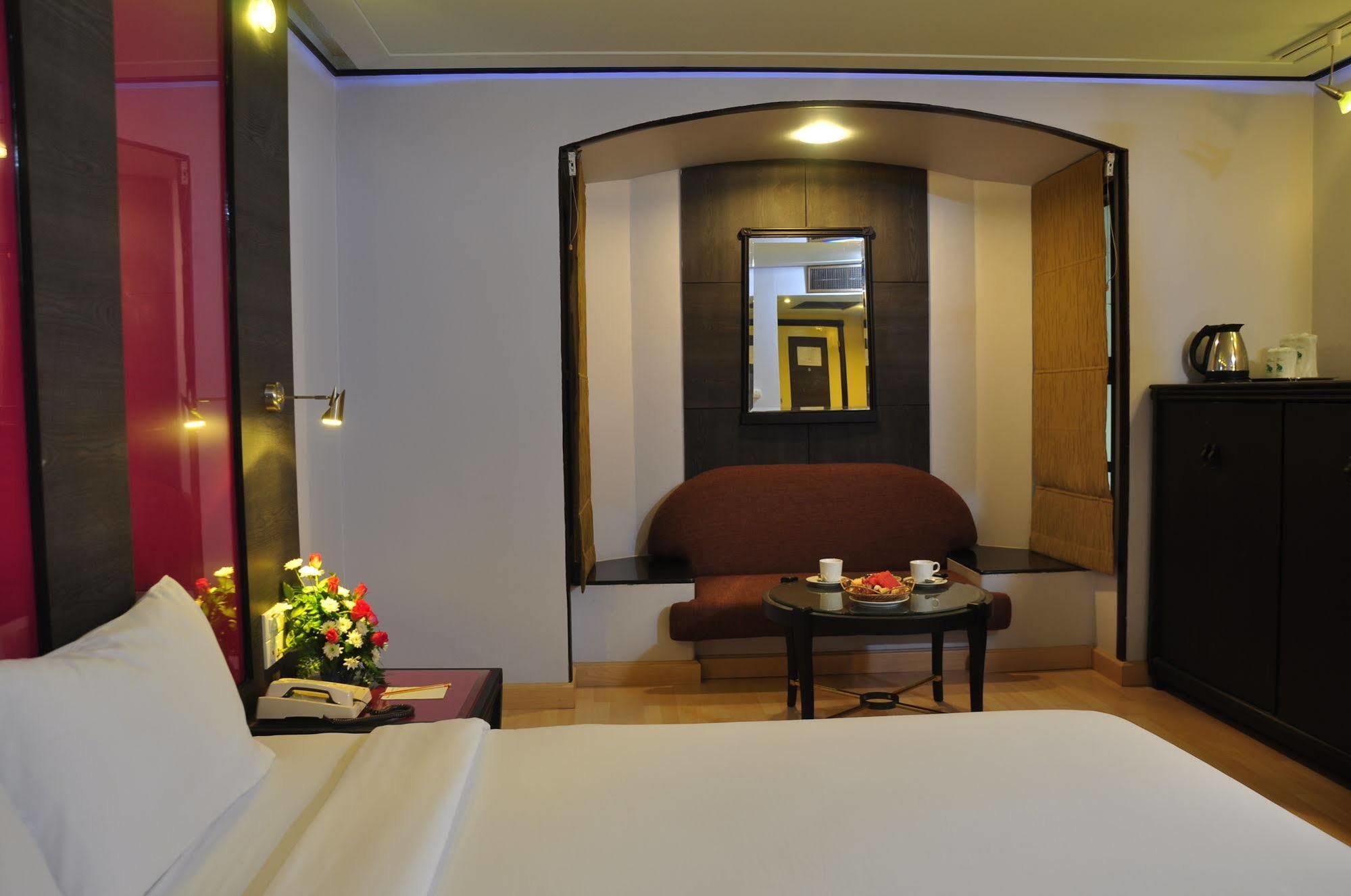 Bp Grand Suite Hotel Хатъяй Экстерьер фото